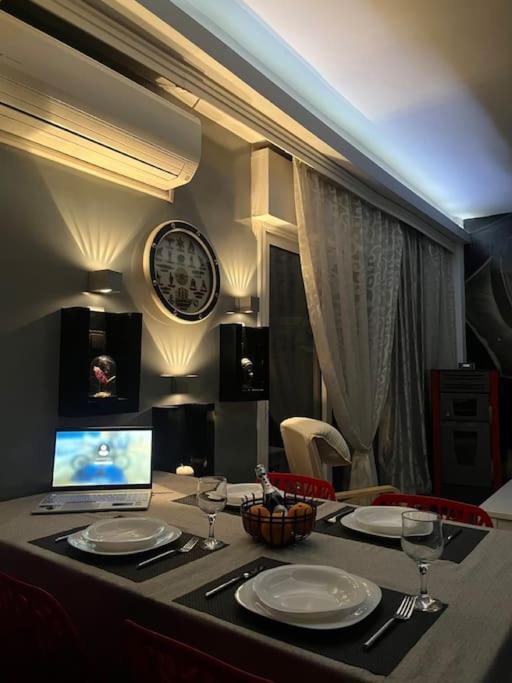 Arthouse Apartment *