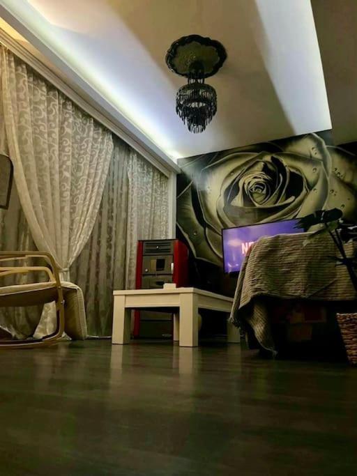 Arthouse Apartment *