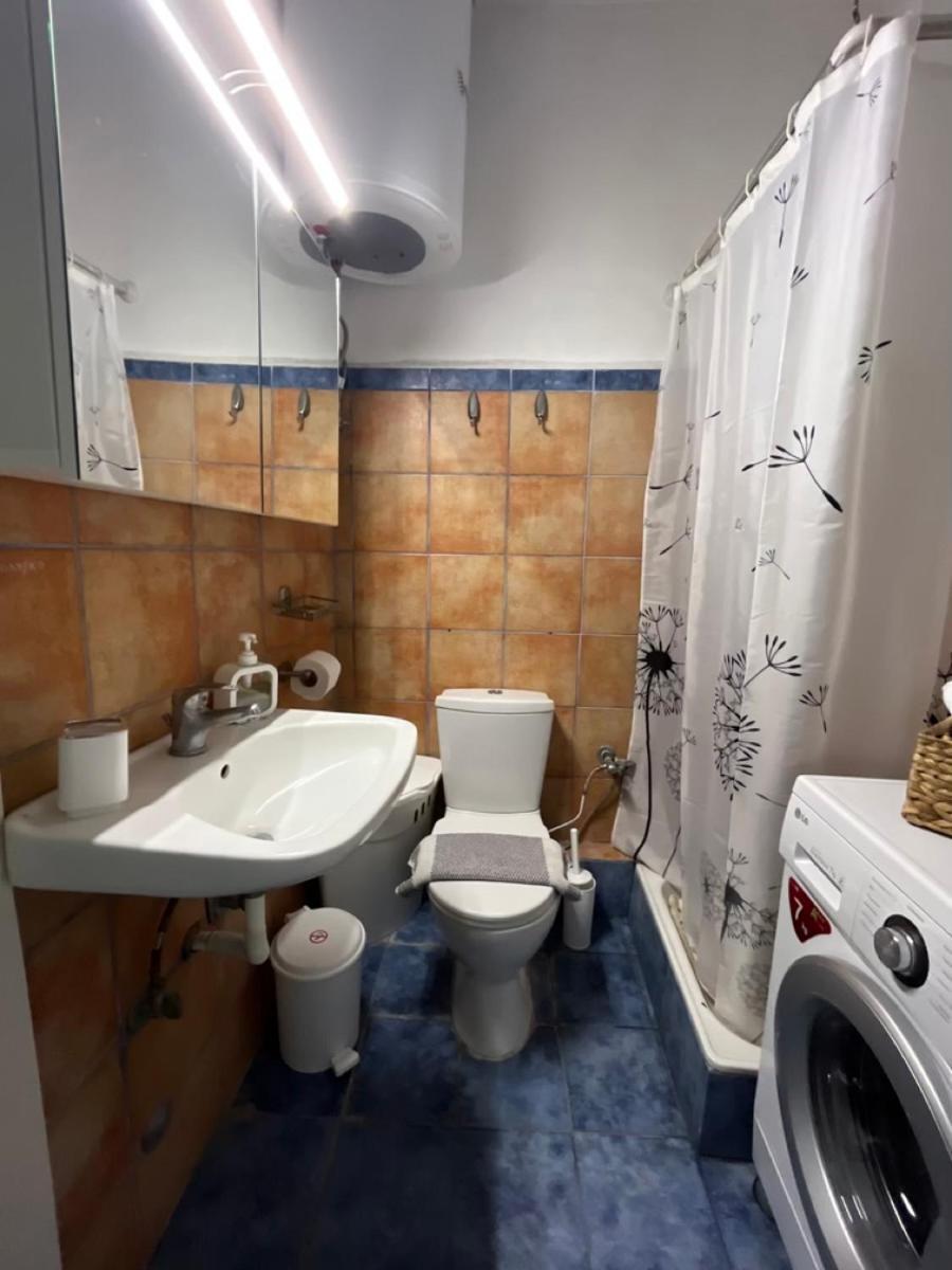 Apartment Arthouse
